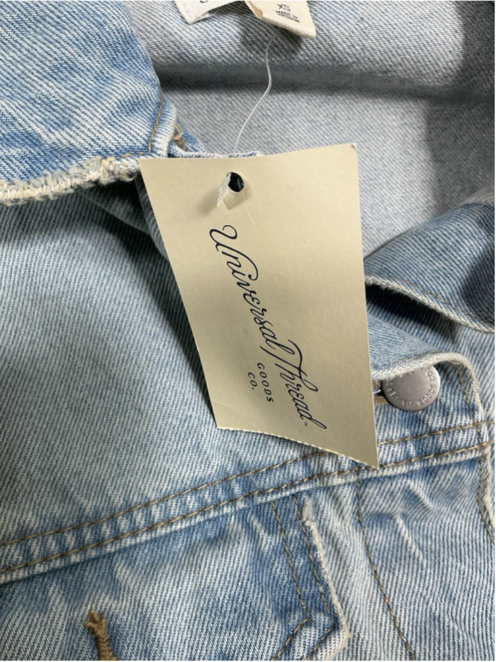 Womans NWT Universal Thread Lite Wash Blue Jean Jacket XS - Picture 5 of 7